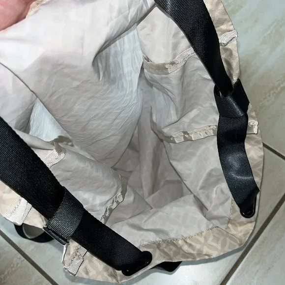 Lightweight packable backpack - Picture 4 of 7